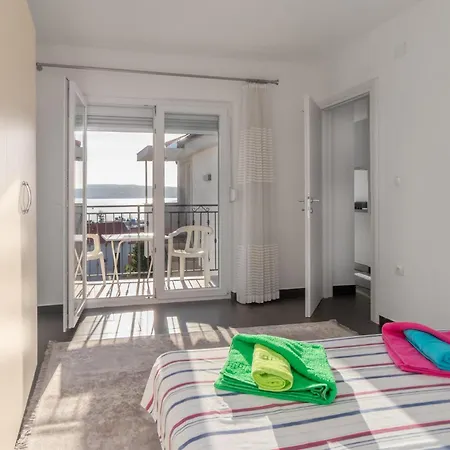 In With House Sea View 아파트 크리크베니카